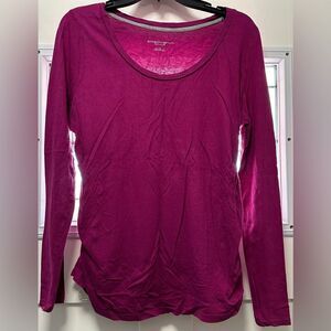 Liz Lange Maternity Long Sleeve Tee. Pink Crewneck (484)